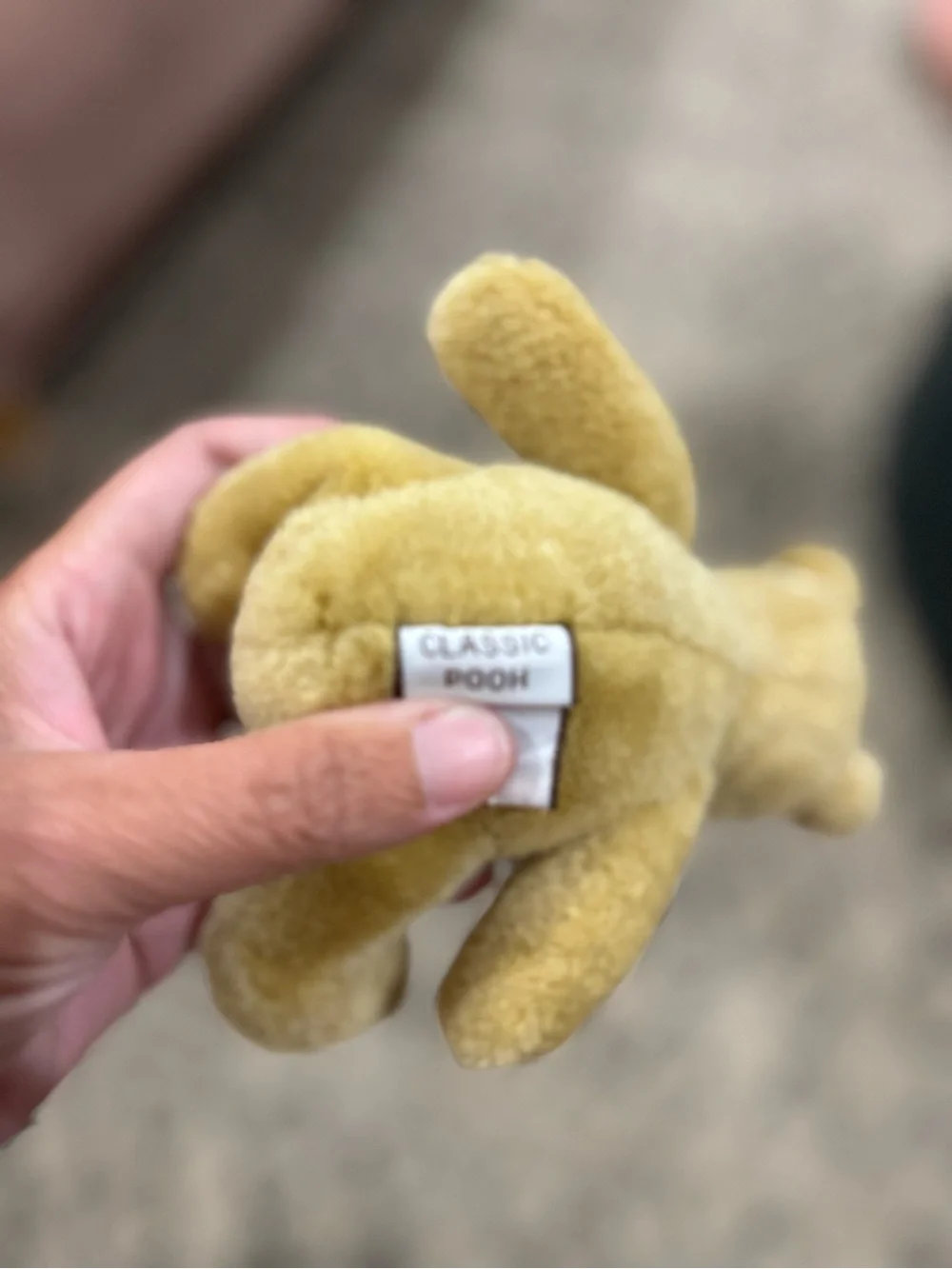 Vintage Classic Pooh by GUND